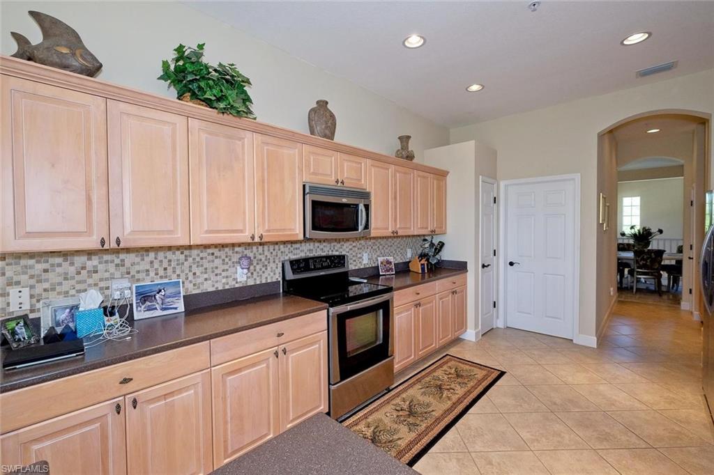 EMERSON SQUARE - Residential