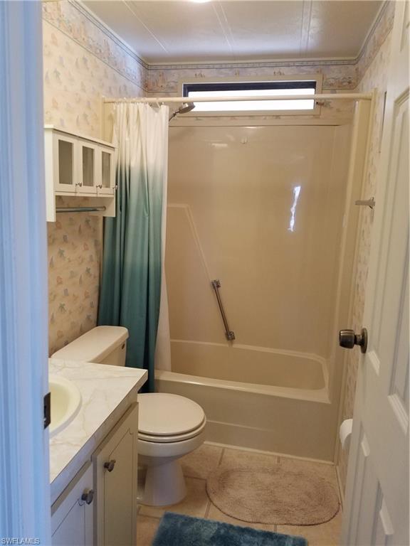 SIX LAKES COUNTRY CLUB - Residential