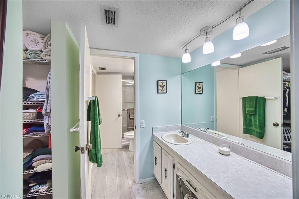 SEVEN LAKES - Residential