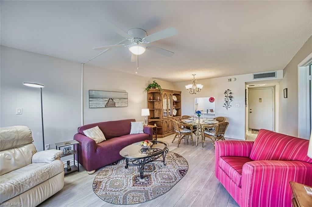 SEVEN LAKES - Residential