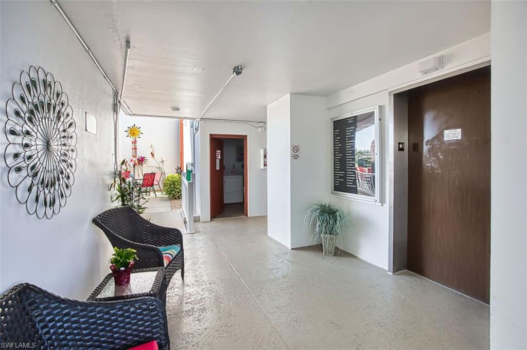 SEVEN LAKES - Residential