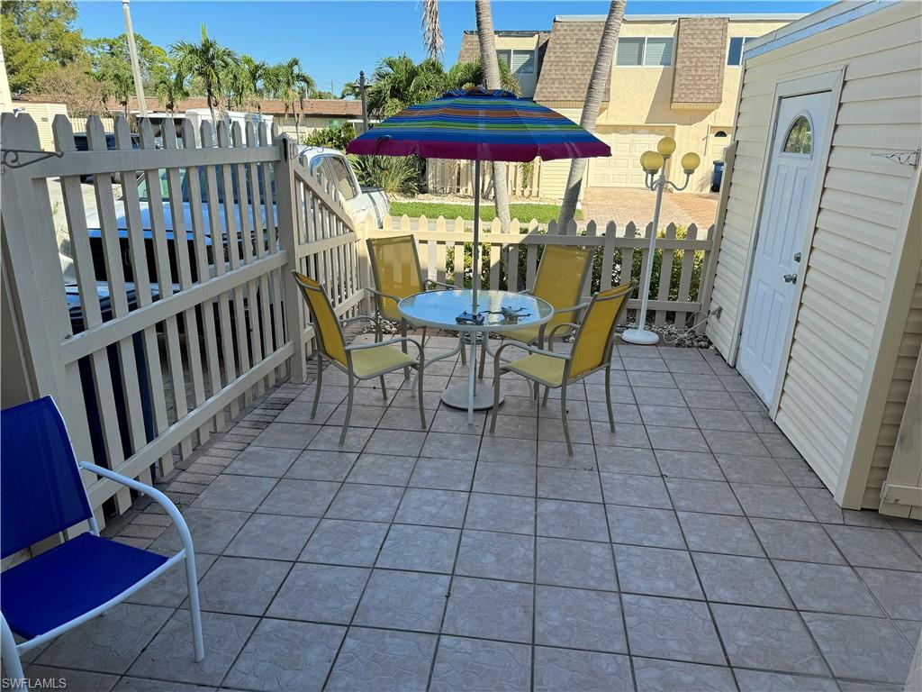 HIDDEN HARBOUR ONE CONDO - Residential