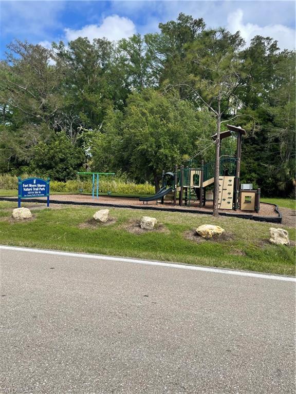 FORT MYERS SHORES - Residential