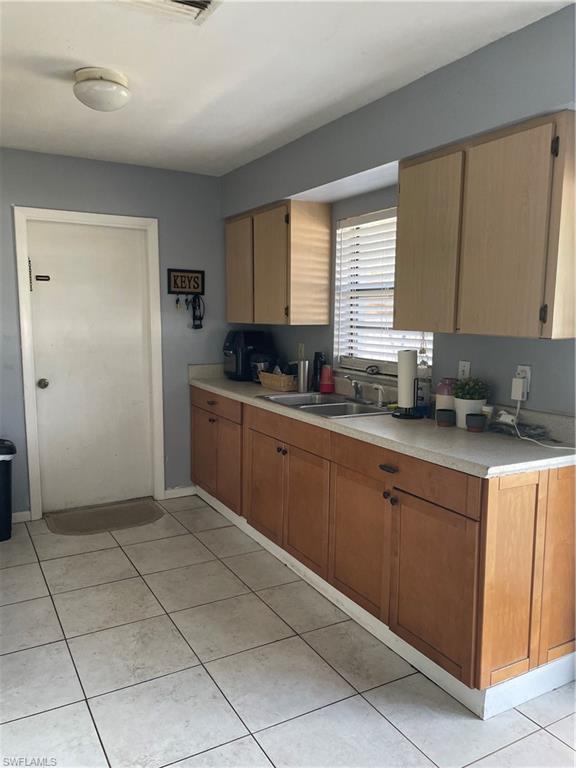 FORT MYERS SHORES - Residential