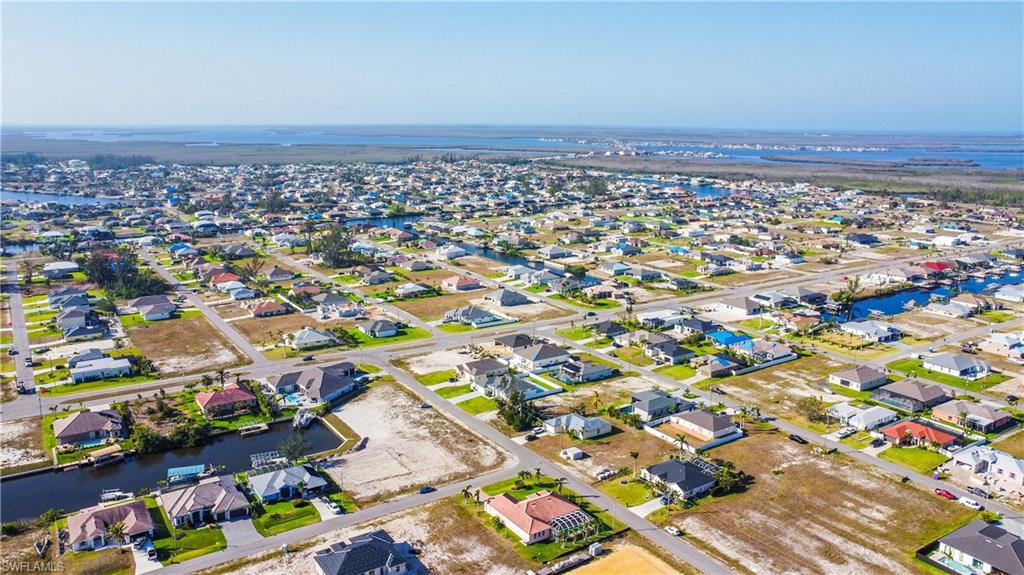 CAPE CORAL - Land