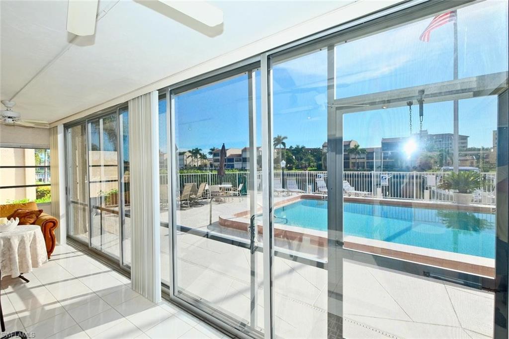 CORAL REEF CONDO - Residential