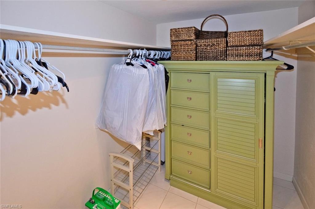 CORAL REEF CONDO - Residential