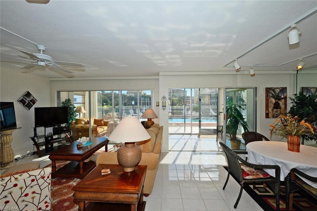 CORAL REEF CONDO - Residential