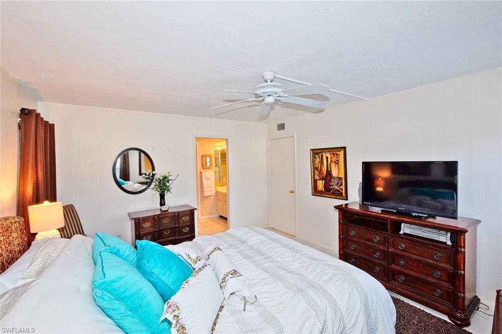 CORAL REEF CONDO - Residential