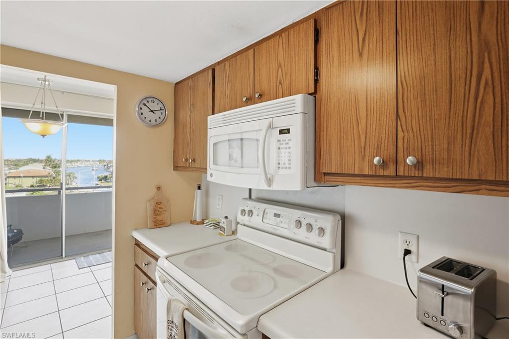 SUNSET TOWERS CONDO - Residential