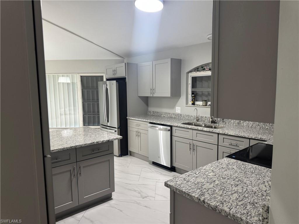 FORT MYERS SHORES - Residential