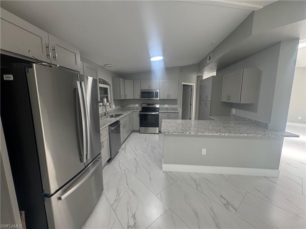 FORT MYERS SHORES - Residential