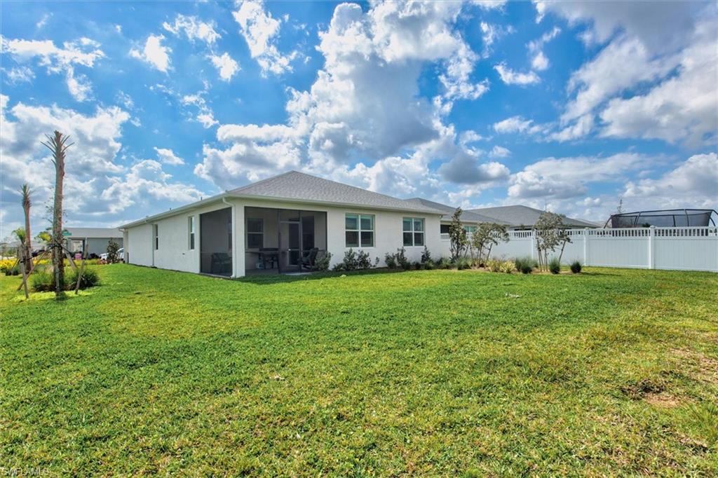 CRESCENT LAKES - Residential