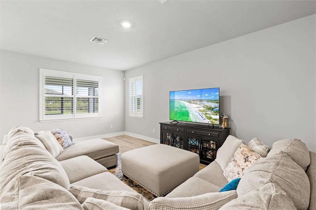 CRESCENT LAKES - Residential