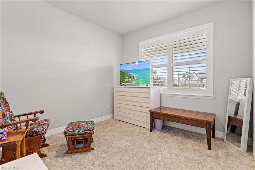 CRESCENT LAKES - Residential