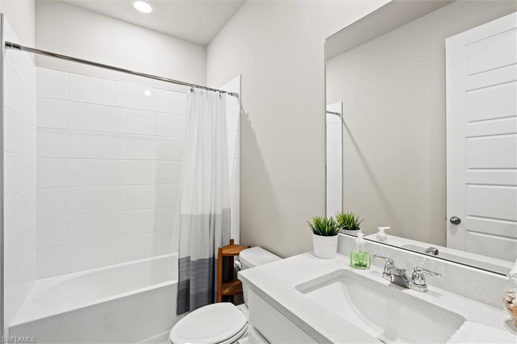 CRESCENT LAKES - Residential