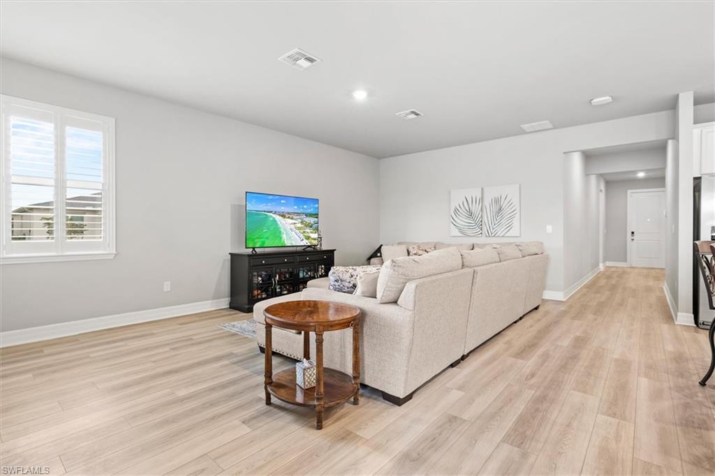 CRESCENT LAKES - Residential