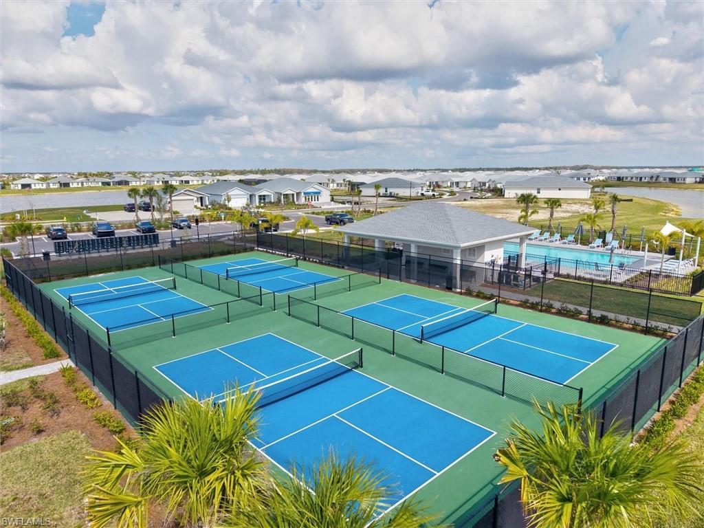 CRESCENT LAKES - Residential