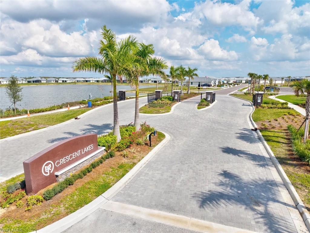 CRESCENT LAKES - Residential