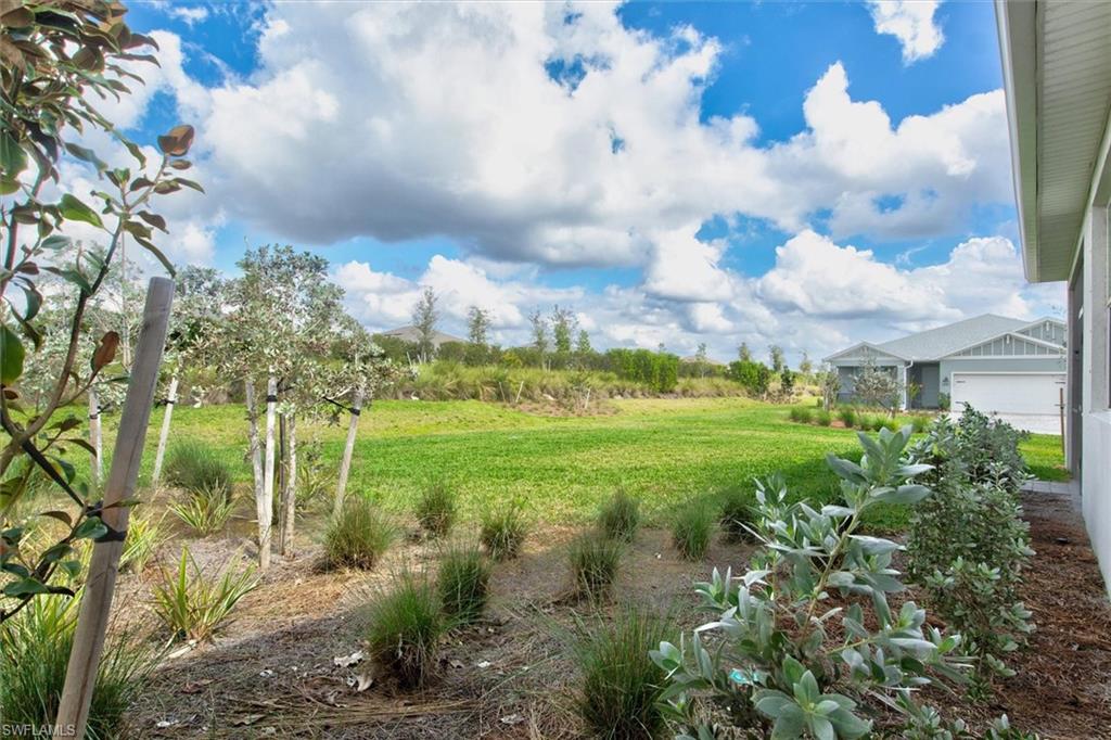 CRESCENT LAKES - Residential