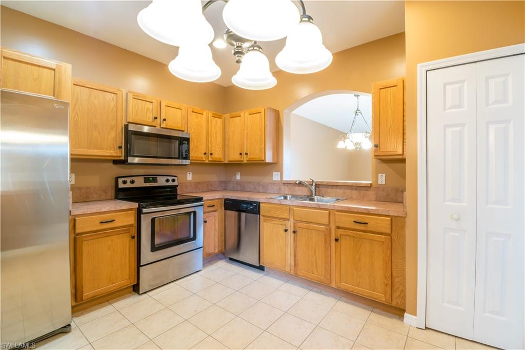 COLONNADE AT FORUM - Residential