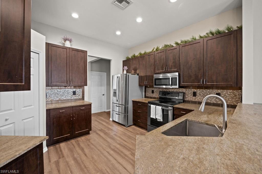 WATERWAYS OF NAPLES - Residential