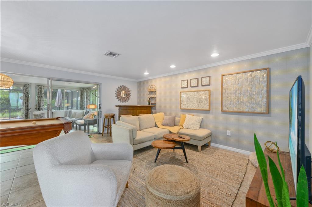 206 Fairway CIR