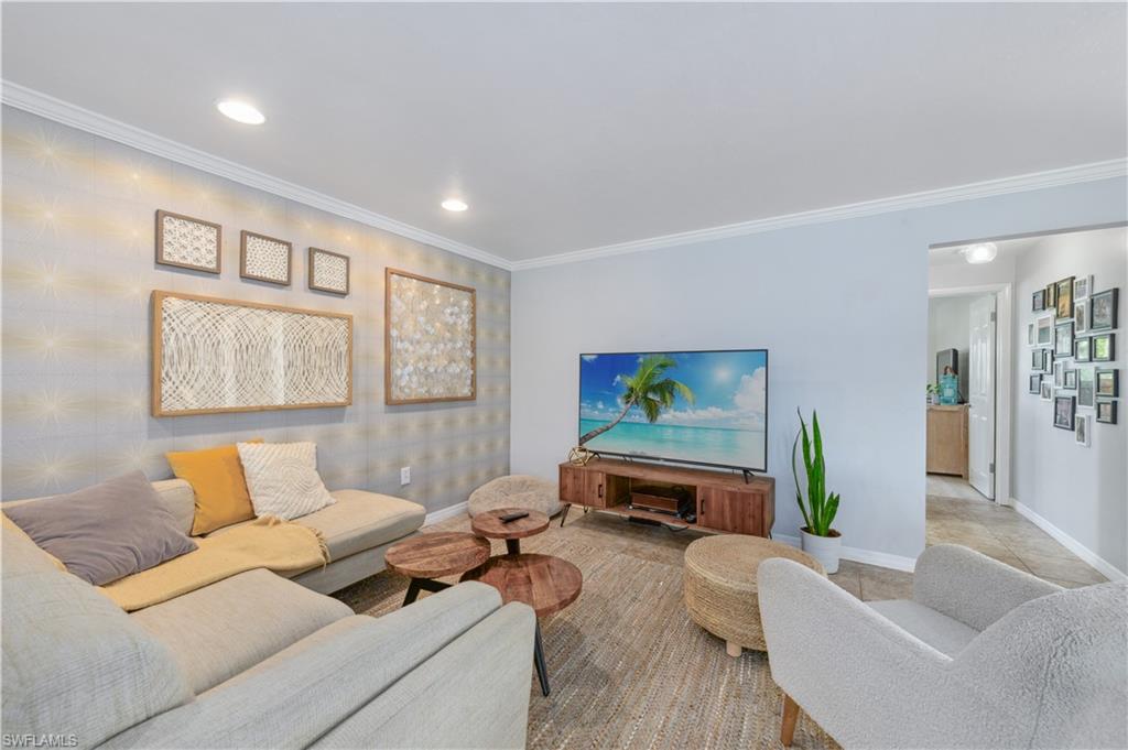 206 Fairway CIR