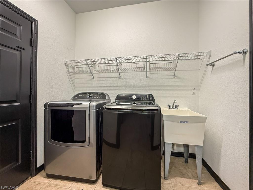 STONEYBROOK - Residential