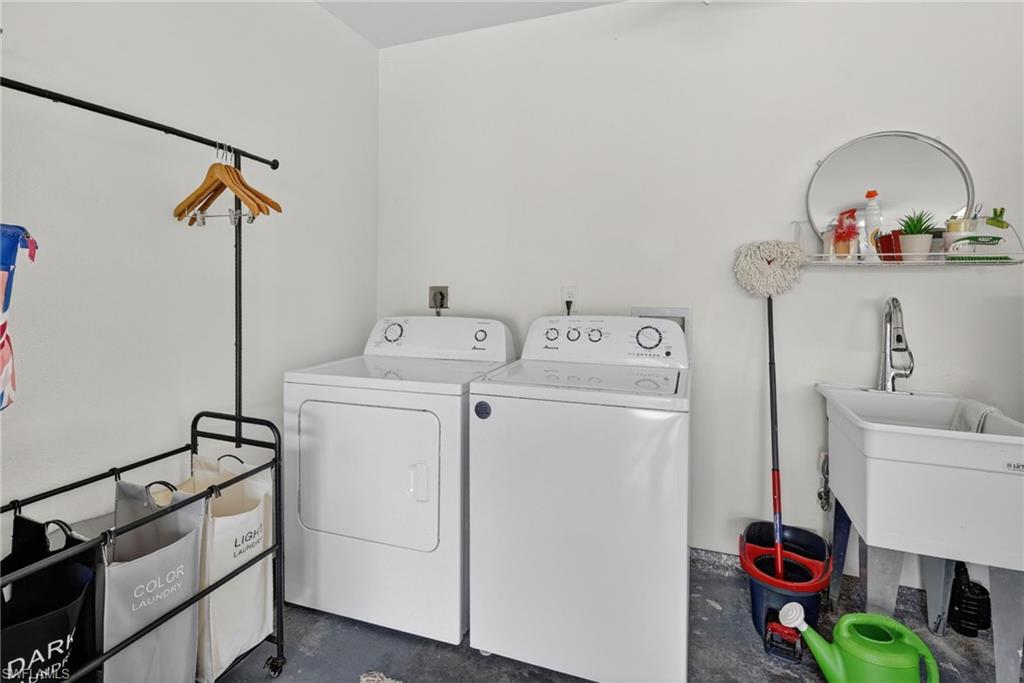 ROYAL WOODS - Residential