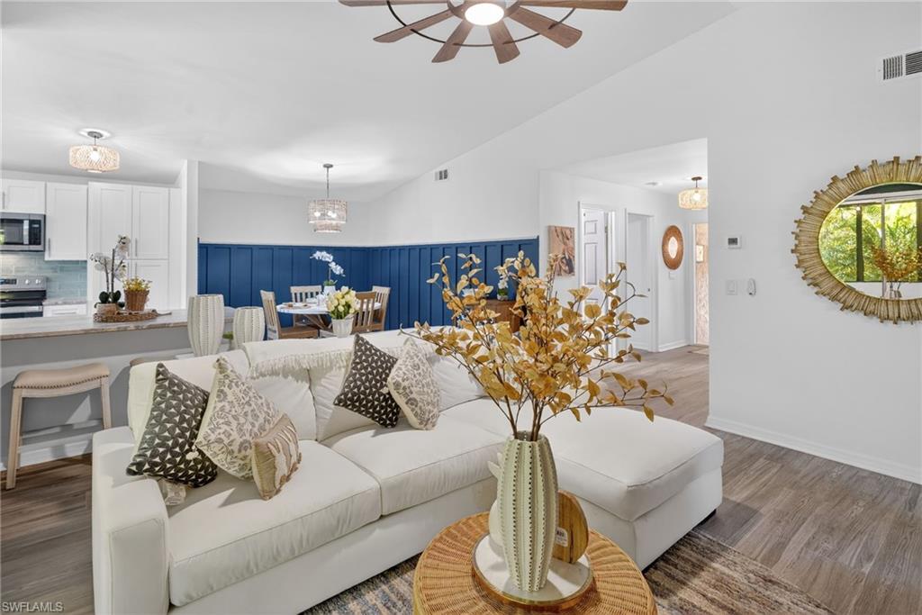 ROYAL WOODS - Residential