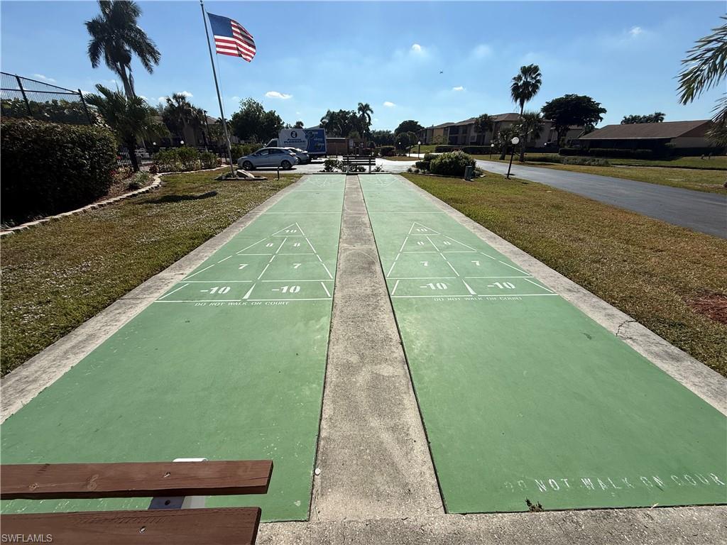 ROYAL WOODS - Residential