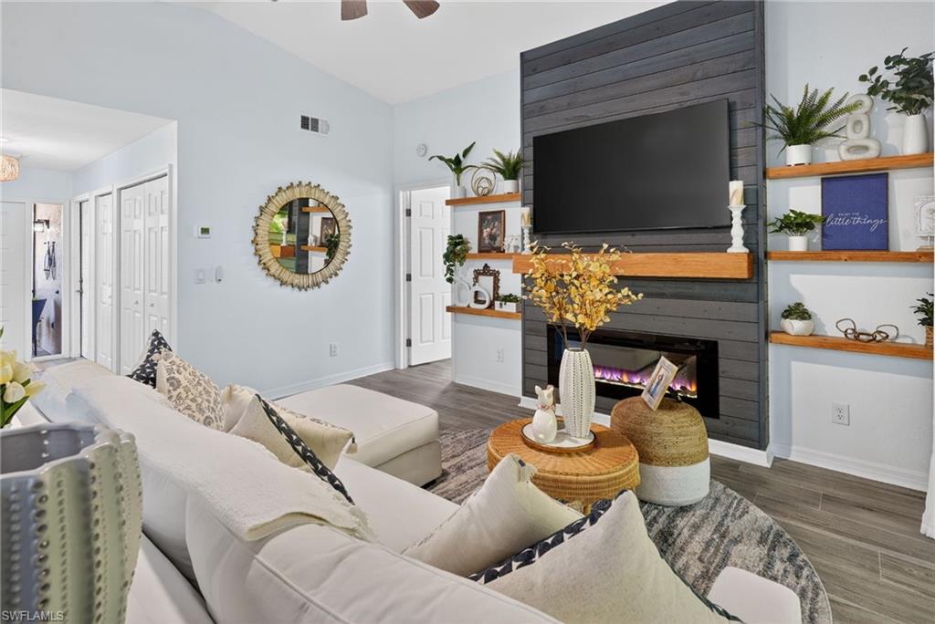 ROYAL WOODS - Residential