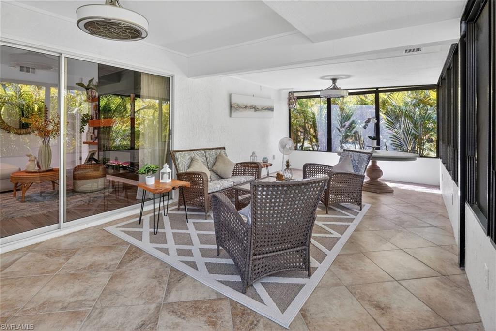 ROYAL WOODS - Residential