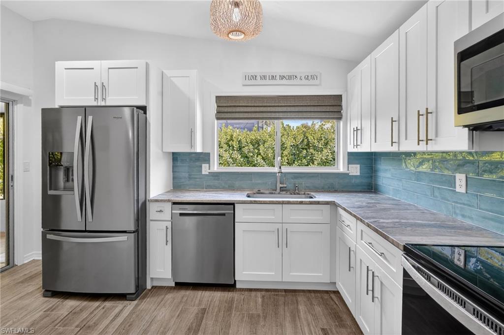 ROYAL WOODS - Residential