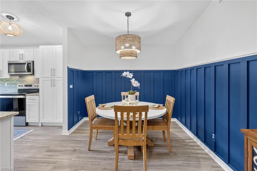 ROYAL WOODS - Residential