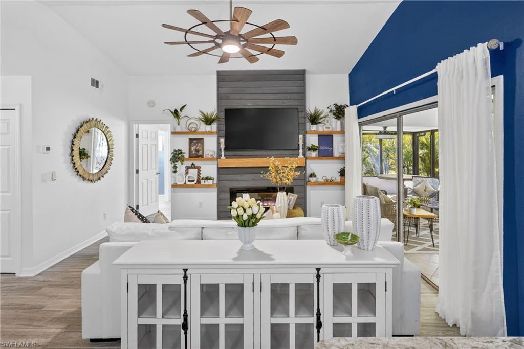 ROYAL WOODS - Residential