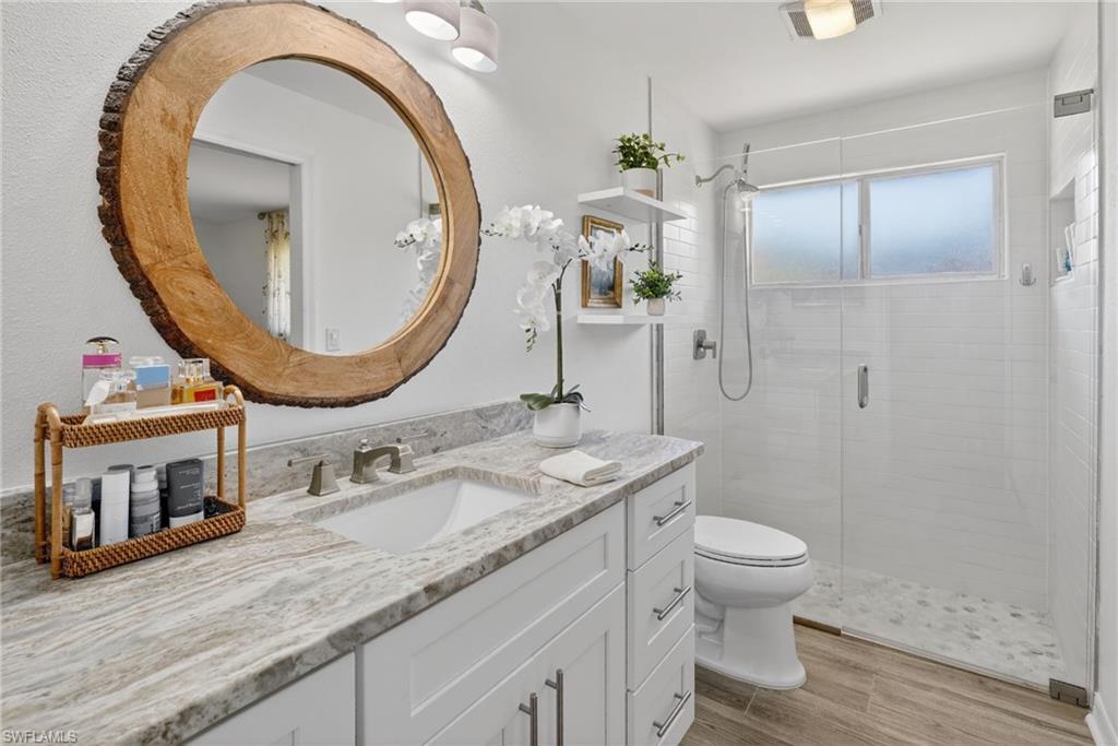 ROYAL WOODS - Residential