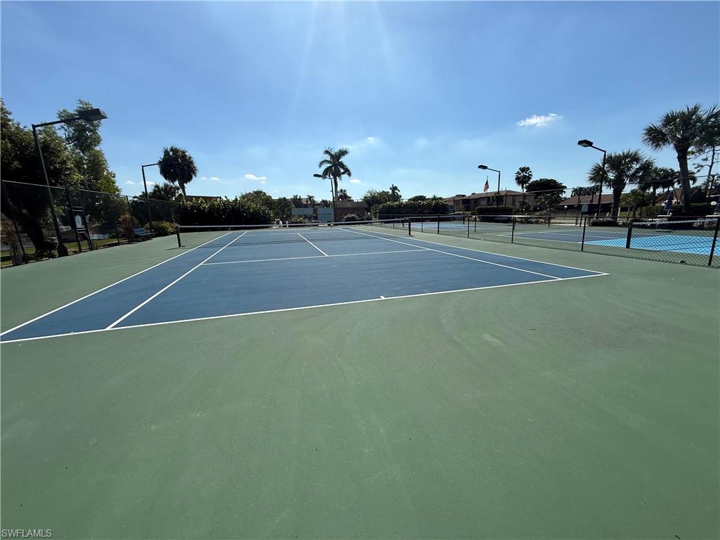 ROYAL WOODS - Residential