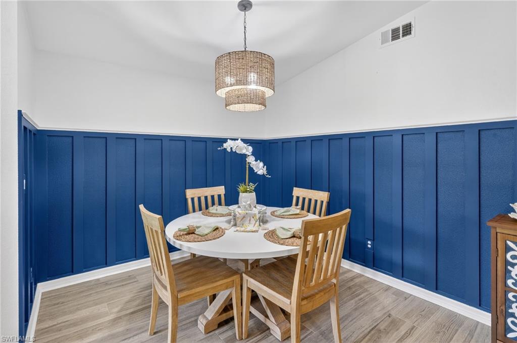 ROYAL WOODS - Residential