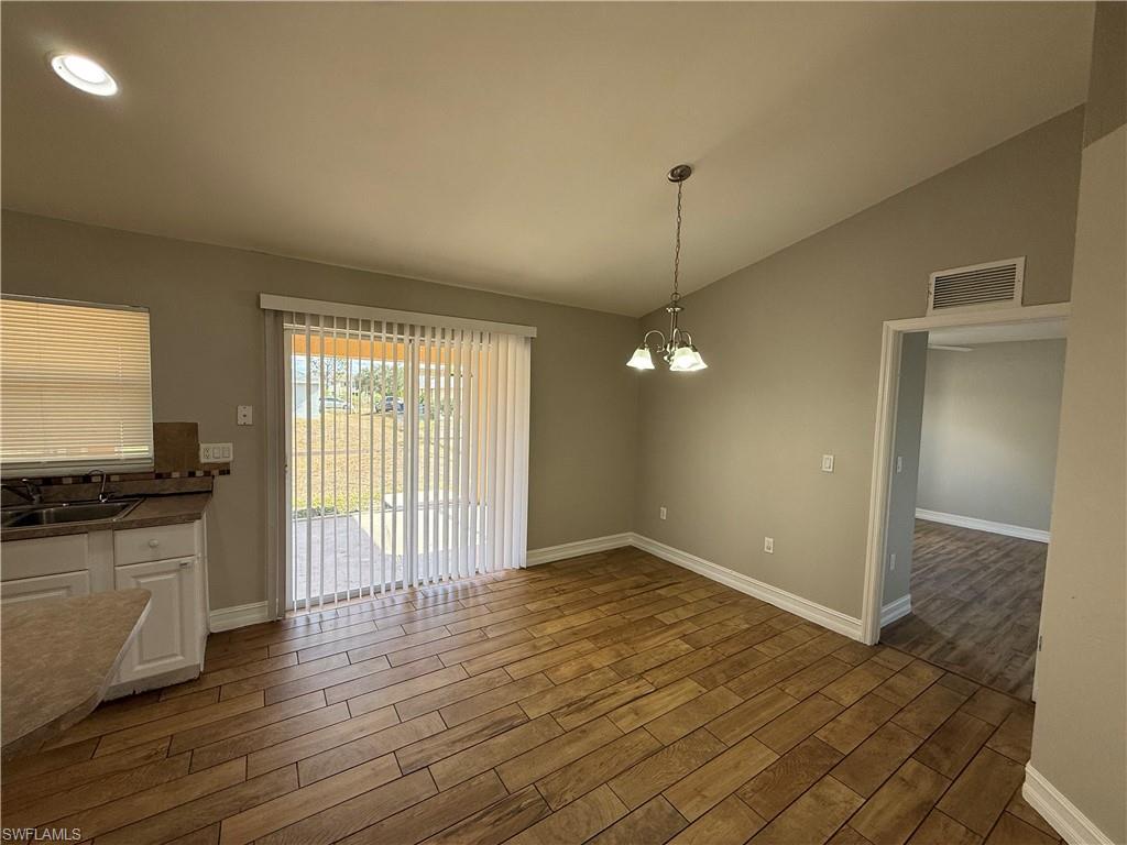 MIRROR LAKES - Residential Lease