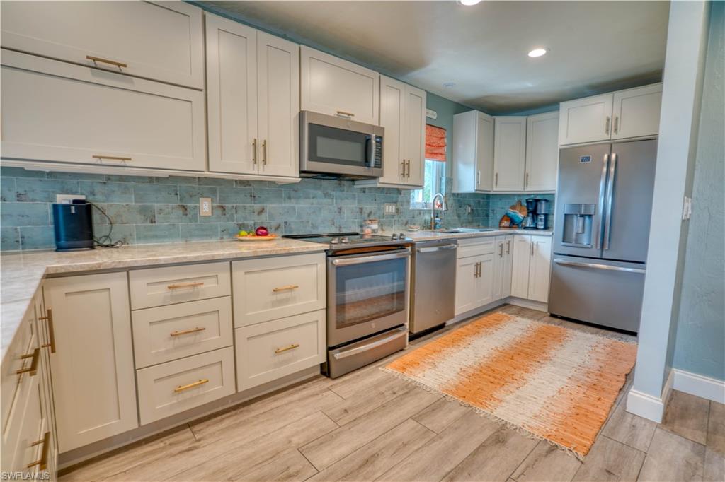 6008 Cypress LN
