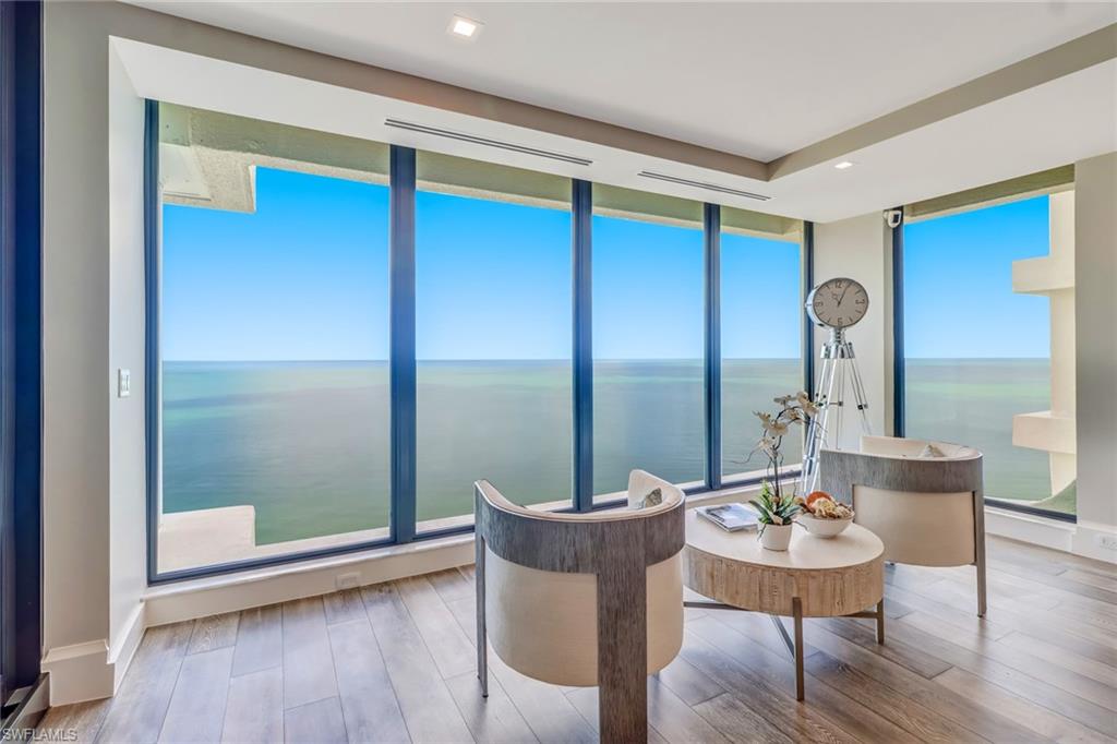 PARK PLAZA - Residential