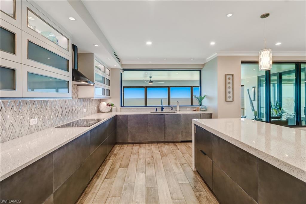 PARK PLAZA - Residential