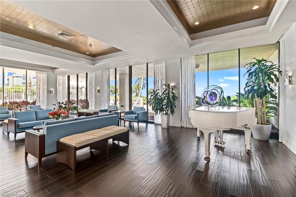 PARK PLAZA - Residential