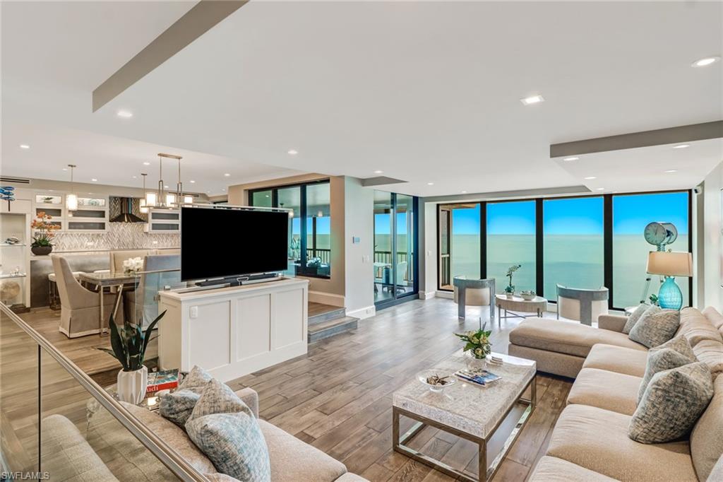 PARK PLAZA - Residential