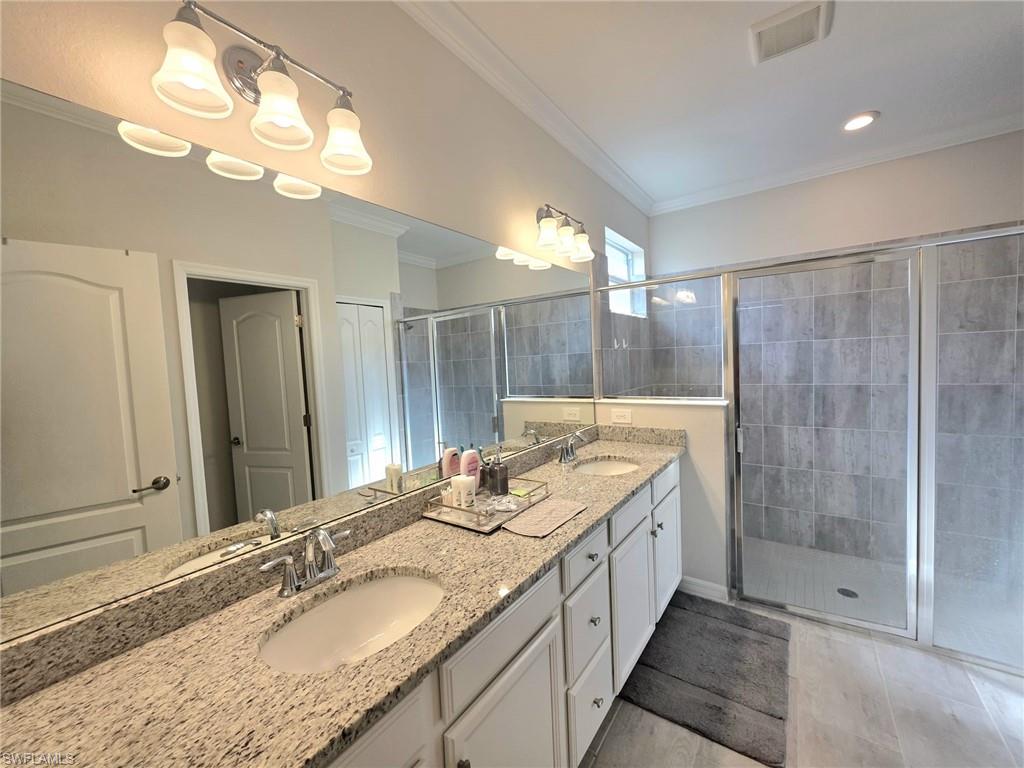 HAMPTON LAKES - Residential Lease