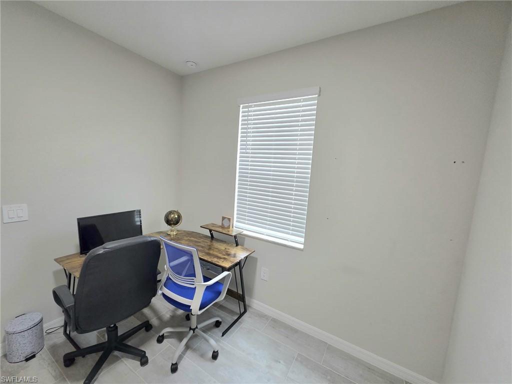 HAMPTON LAKES - Residential Lease