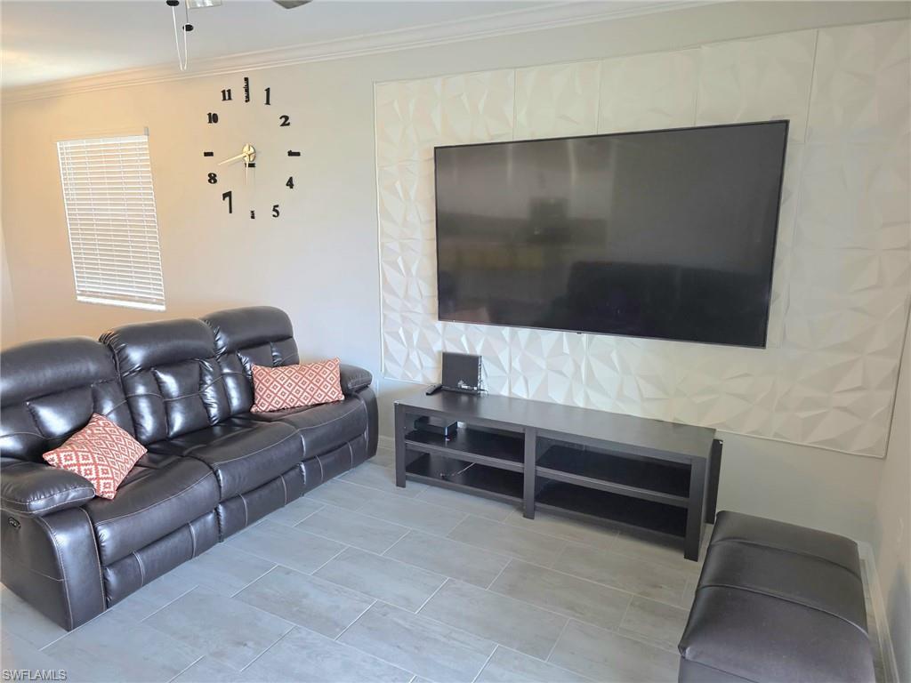 HAMPTON LAKES - Residential Lease