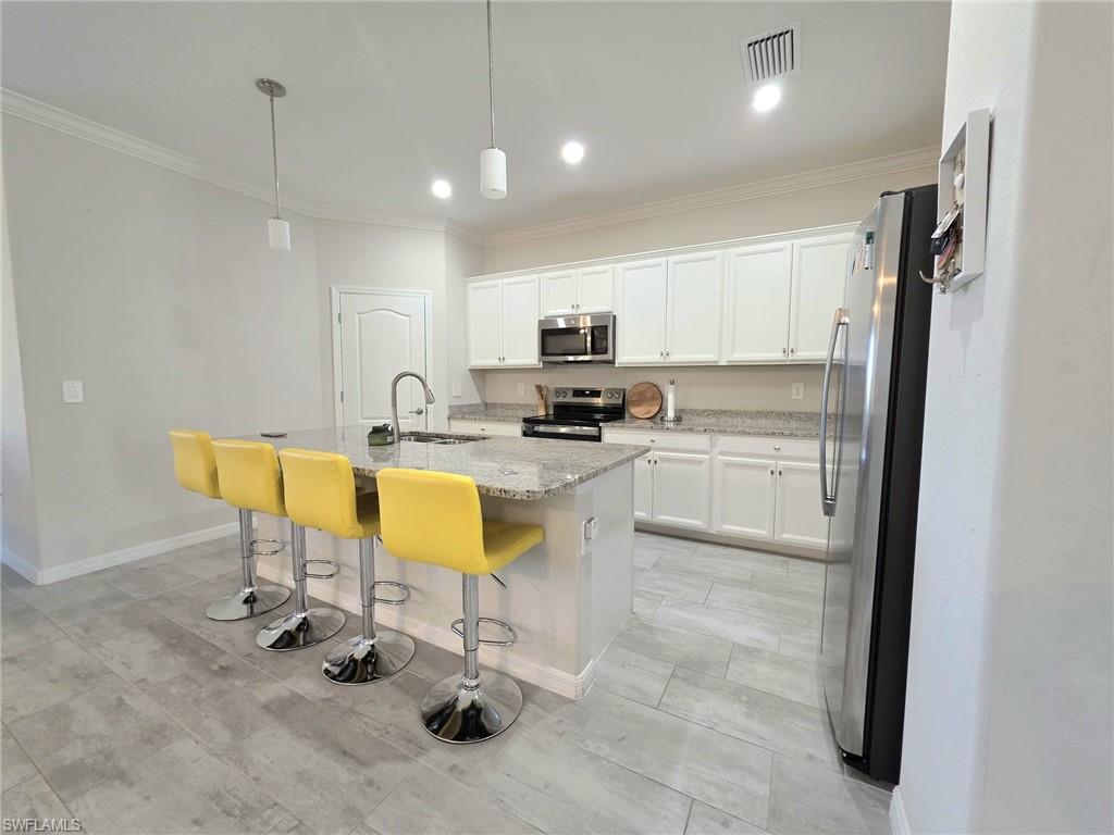 HAMPTON LAKES - Residential Lease